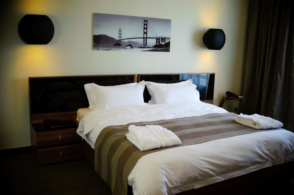 Voyage Hotel Karaganda Ngoại thất bức ảnh