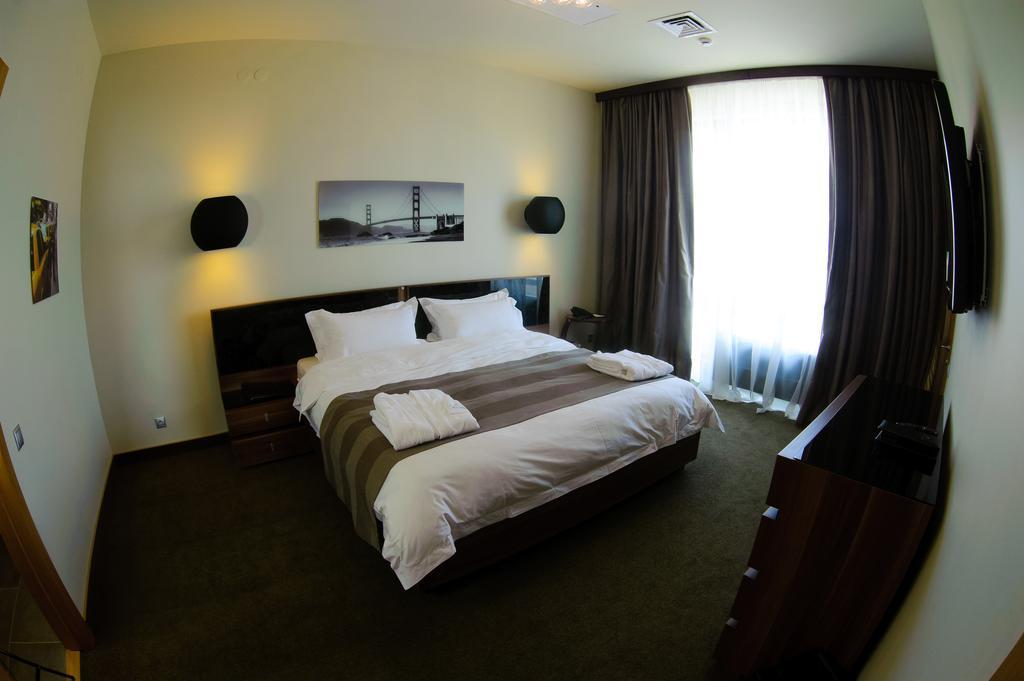 Voyage Hotel Karaganda Ngoại thất bức ảnh