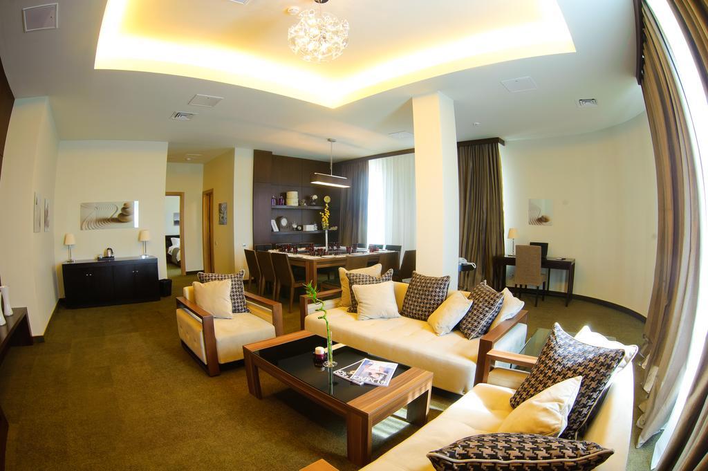 Voyage Hotel Karaganda Ngoại thất bức ảnh