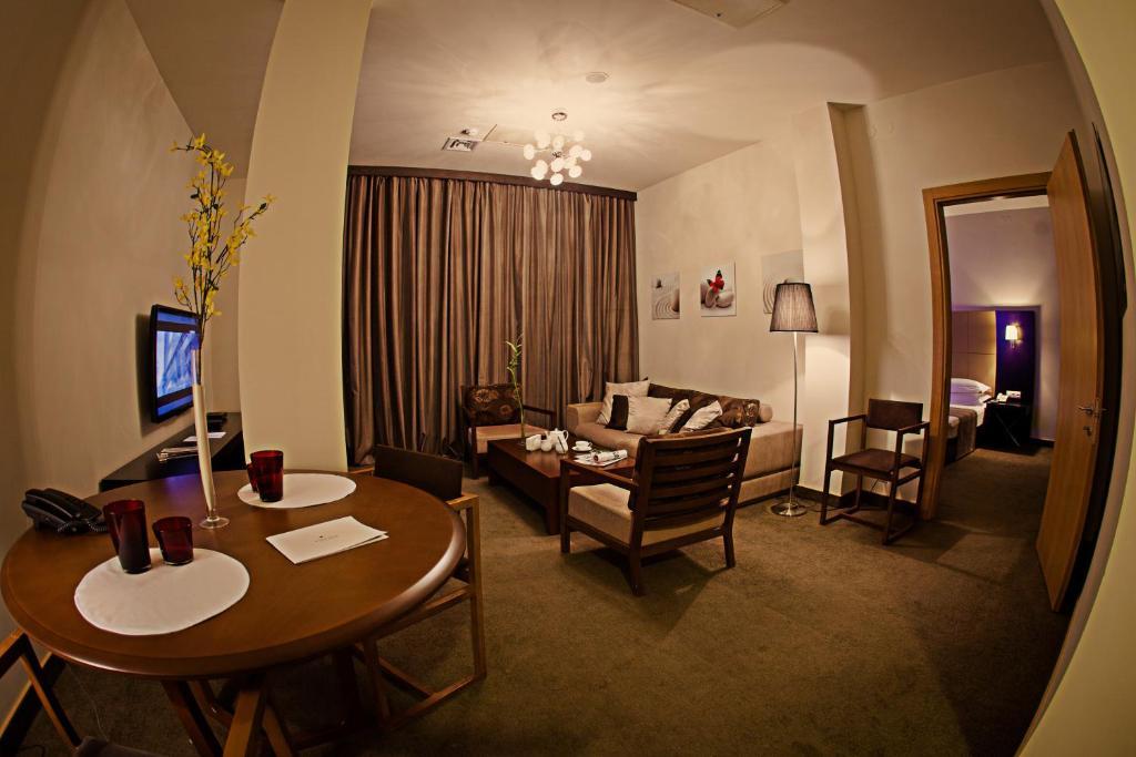 Voyage Hotel Karaganda Phòng bức ảnh