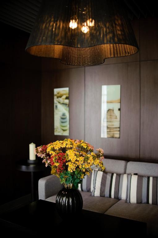 Voyage Hotel Karaganda Ngoại thất bức ảnh